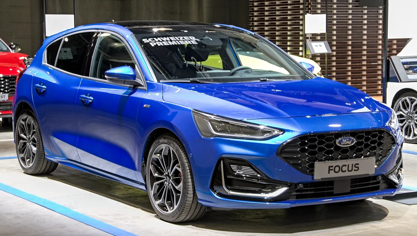 Ford Focus, ön yan görünüm