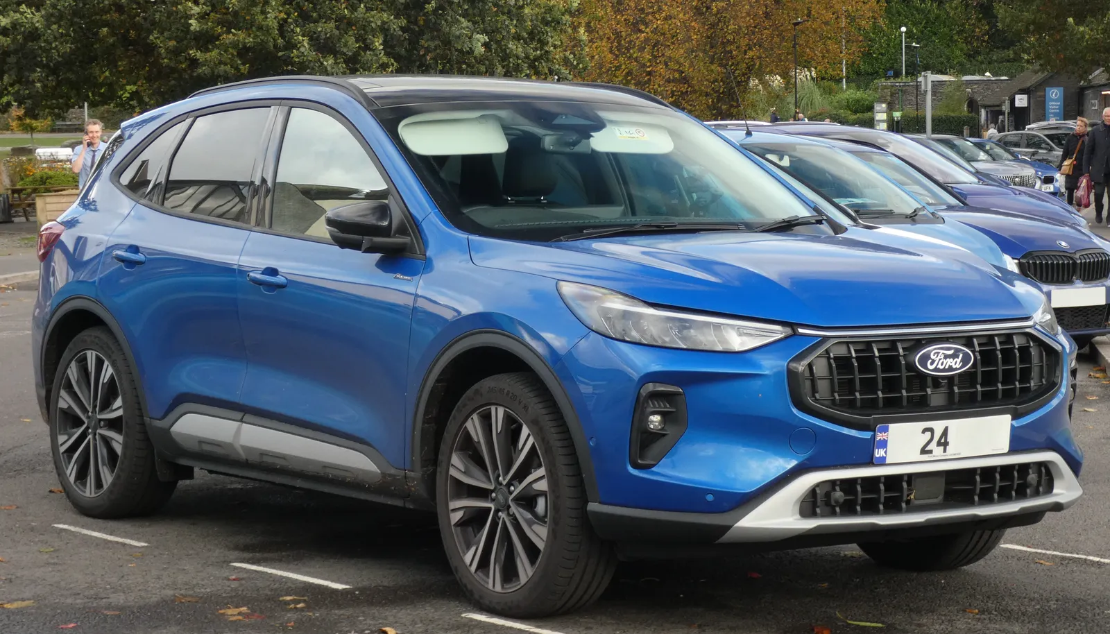 Ford Kuga, ön yan görünüm